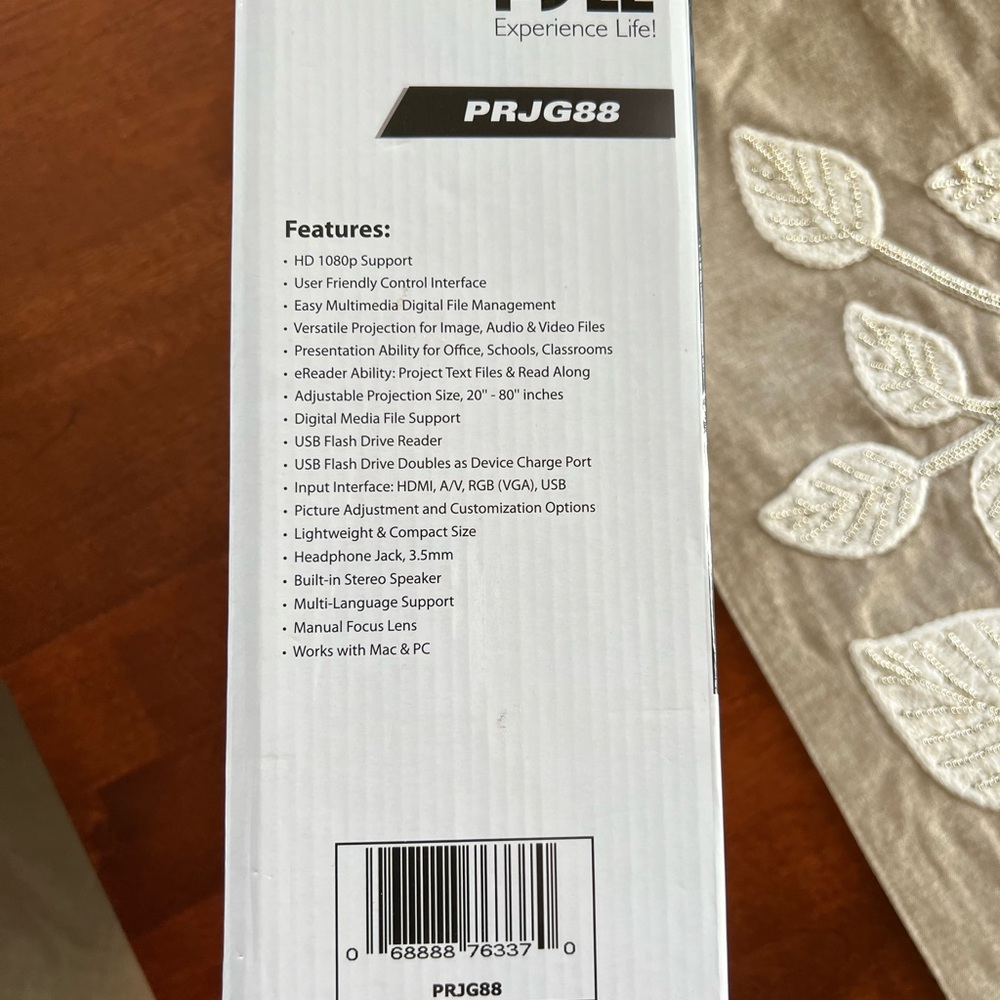 NIB Multimedia Projector - Picture 3 of 5